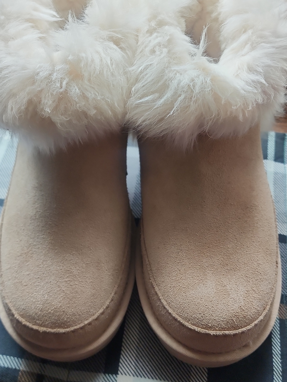 UGG Utra Mini Chalet Beige Boots